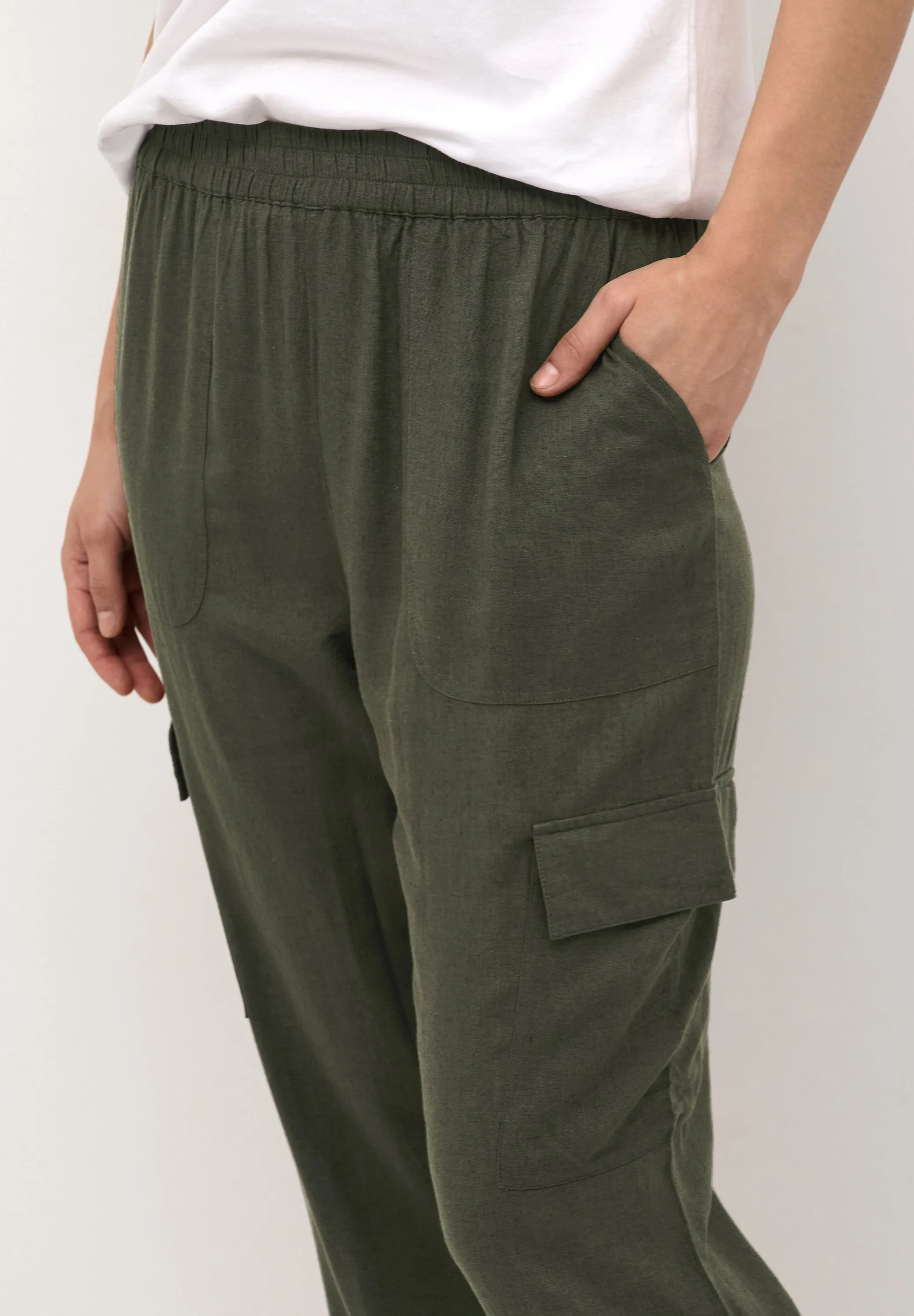 KAMILIA CROPPED - Pantaloni cargo